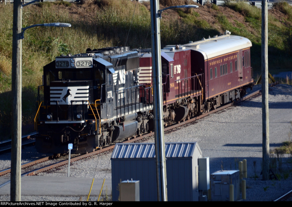 NS 3278 on the NS research train parked at Kemper Street Station.